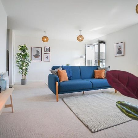 Stylish Apartment With Private Parking Cardiff Ngoại thất bức ảnh
