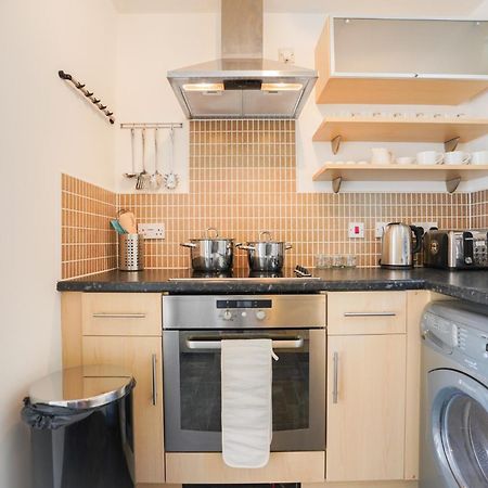 Stylish Apartment With Private Parking Cardiff Ngoại thất bức ảnh