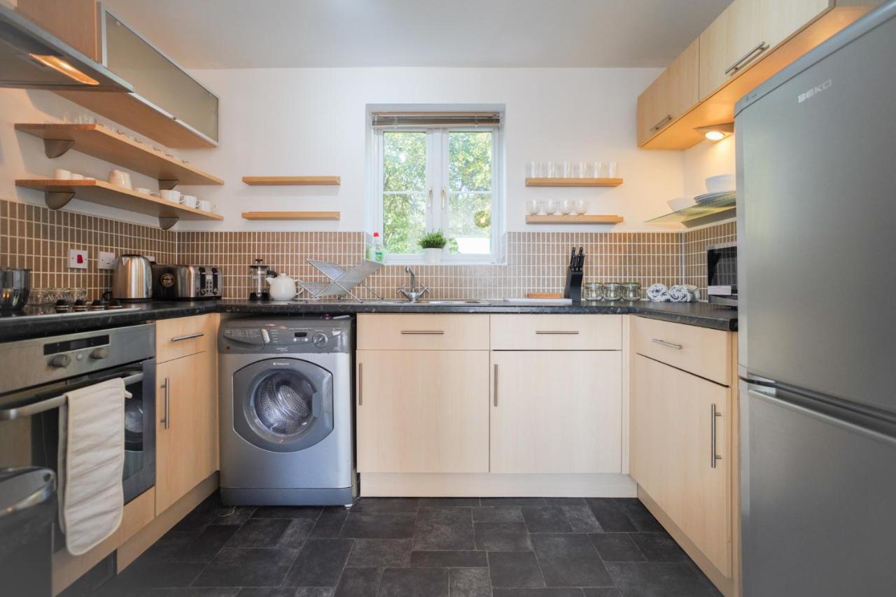 Stylish Apartment With Private Parking Cardiff Ngoại thất bức ảnh
