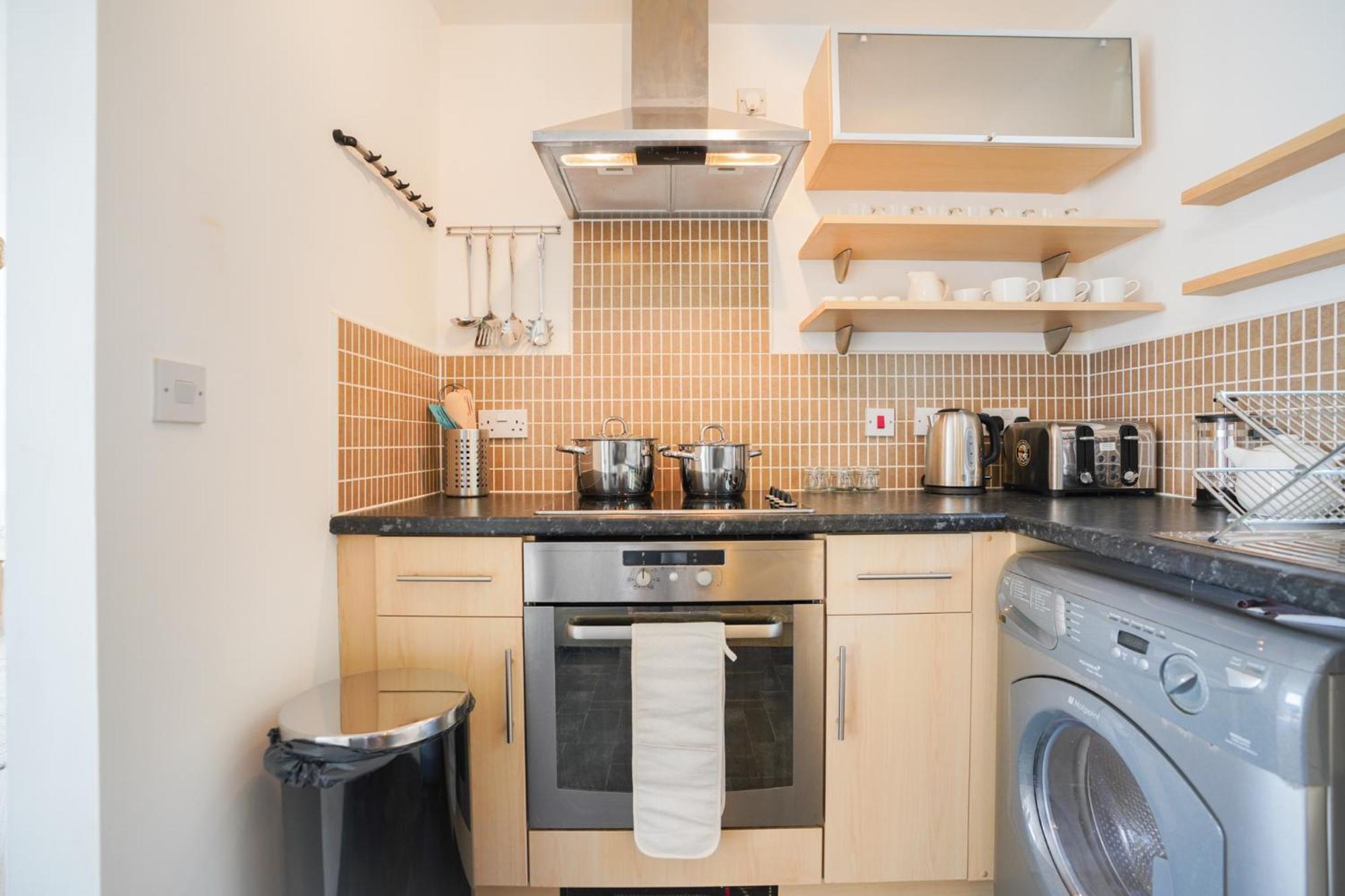 Stylish Apartment With Private Parking Cardiff Ngoại thất bức ảnh