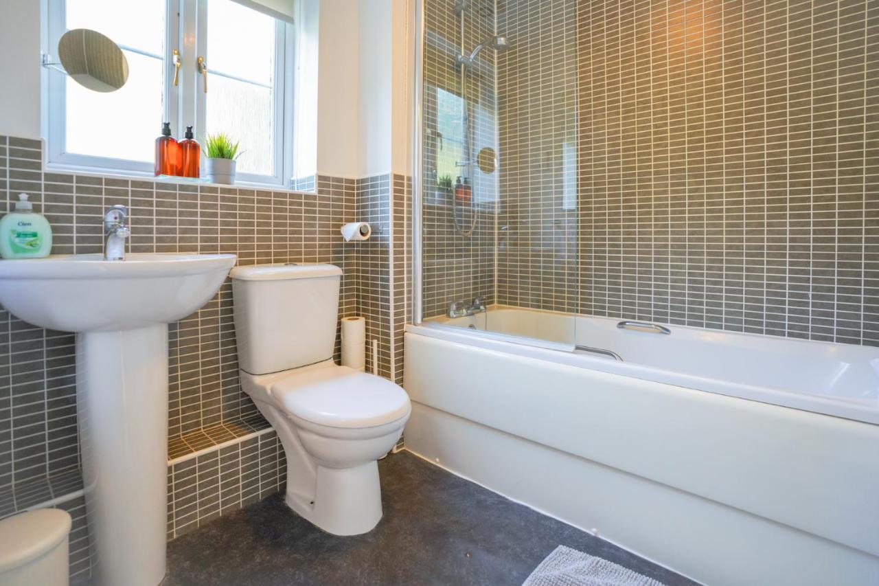 Stylish Apartment With Private Parking Cardiff Ngoại thất bức ảnh