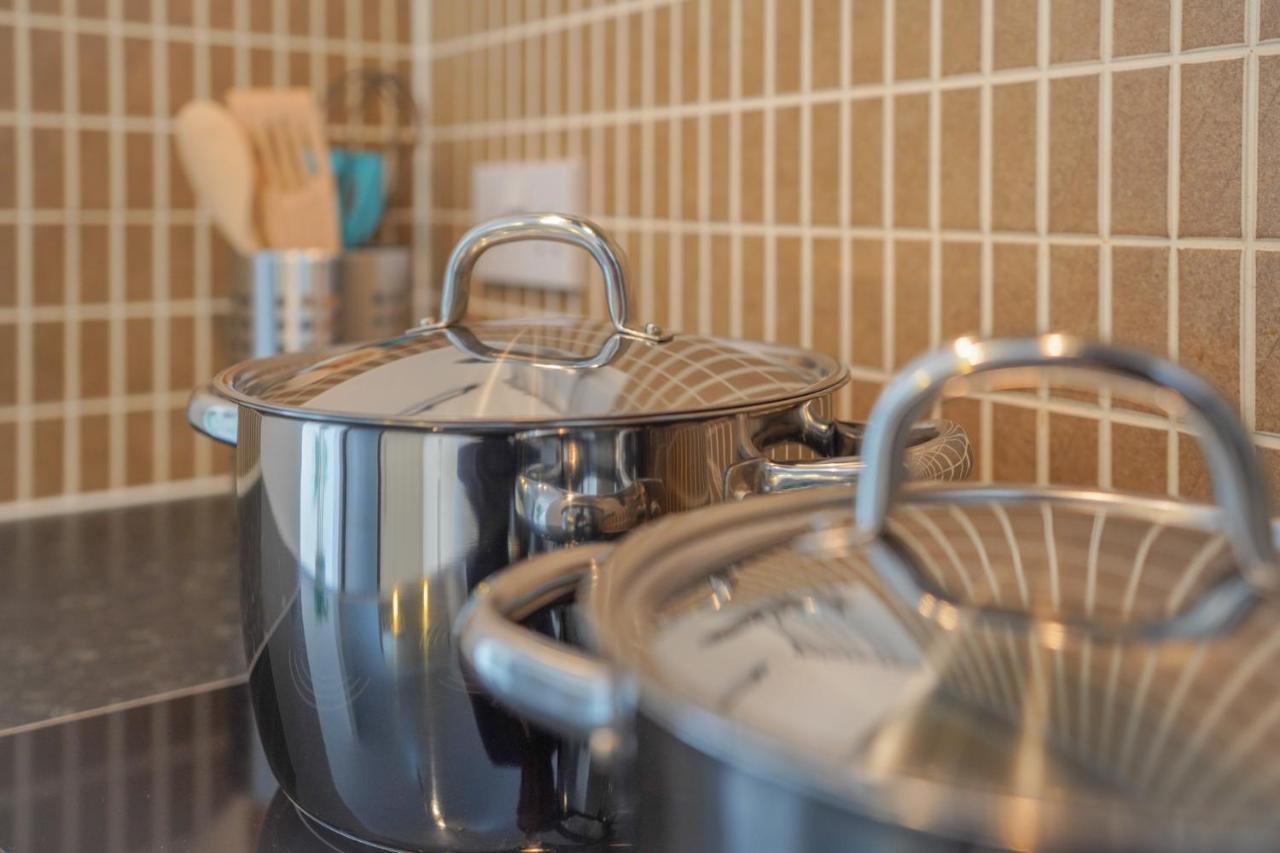 Stylish Apartment With Private Parking Cardiff Ngoại thất bức ảnh
